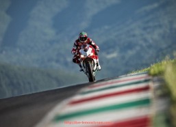 柠檬体育直播-练腿必备的健身器材推荐：从深蹲架到腿举机，哪个更适合你？